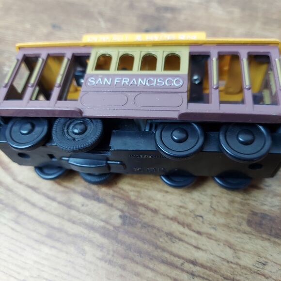 Model Train Car Powell & Hyde Streets San Francisco Cable Car Toy Metal TC 6812 - Picture 6 of 10